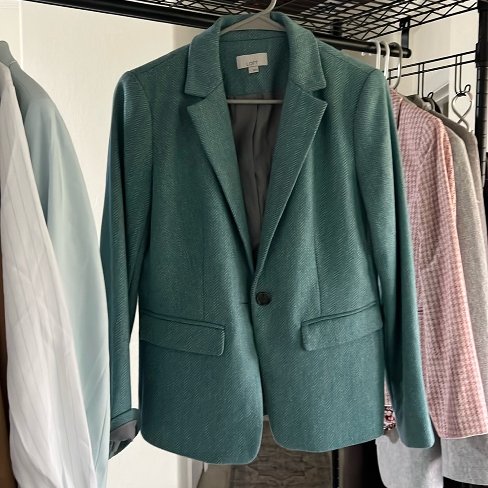 Loft boyfriend fit blazer. Winter to spring teal color no damage.